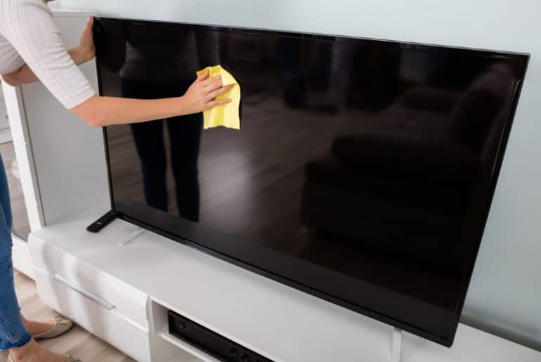 How to Clean a Flat Screen TV Without Streaks