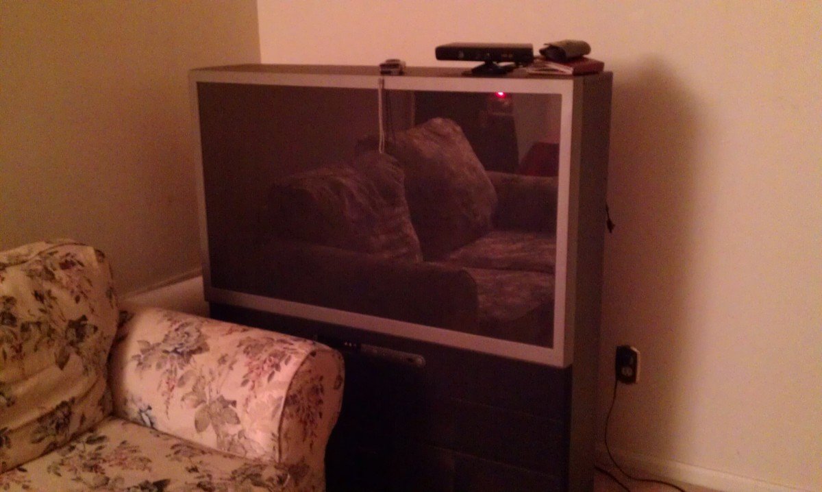 How to Disassemble or Break Down a Large Projection TV ...
