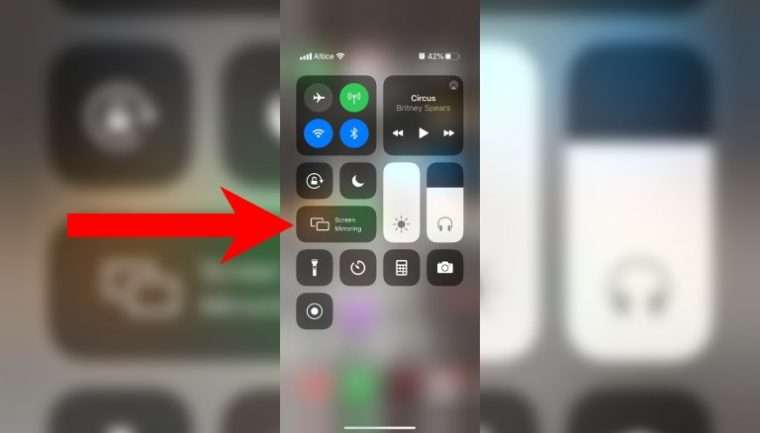 How to Mirror iPhone to Samsung TVs Without Installing Apps