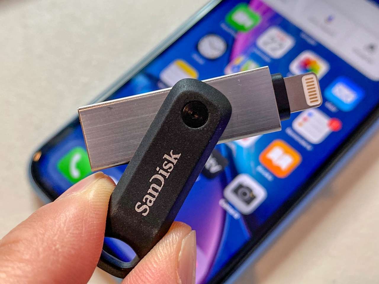 Plug this tiny flash drive into your iPhone to backup your photos ...